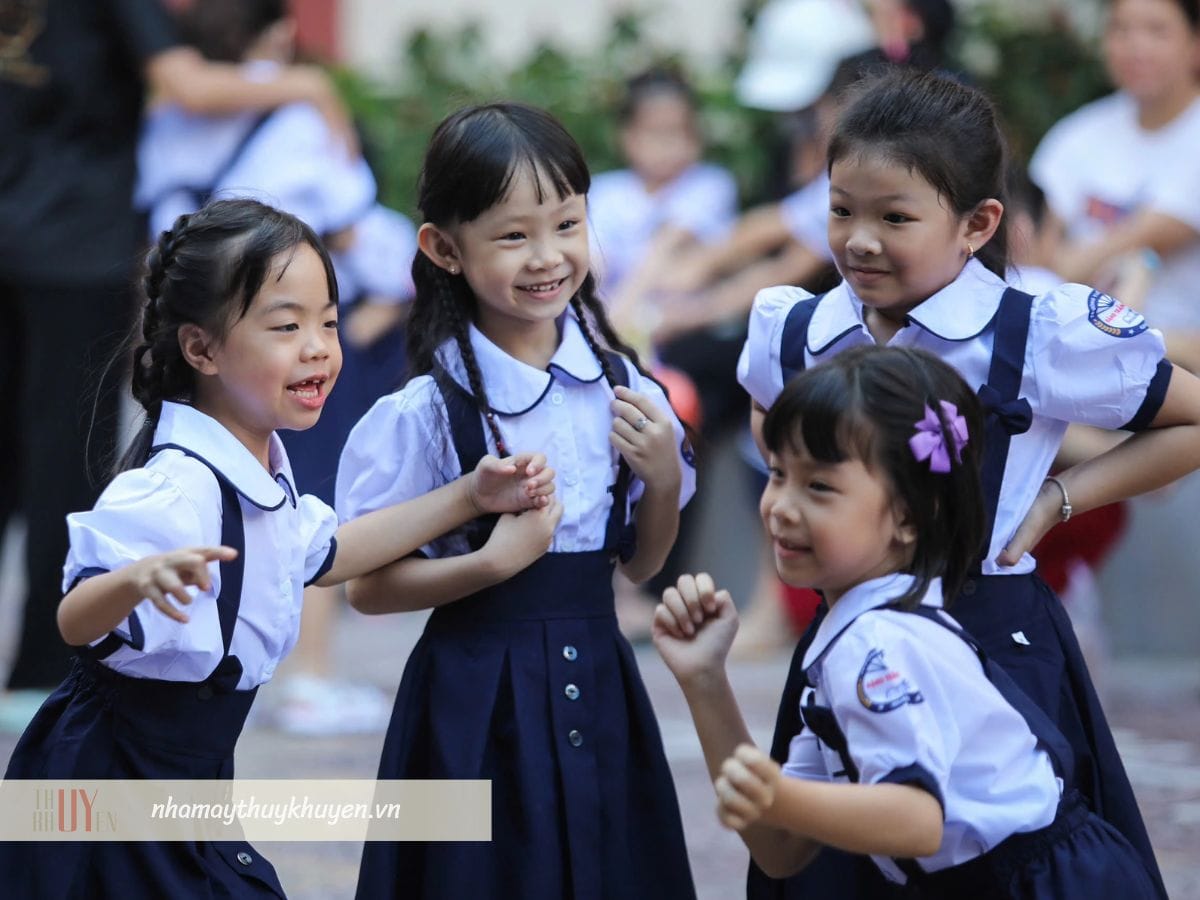 đồng phục học sinh giúp xóa bỏ ranh giới giàu nghèo đồng phục học sinh giúp xóa bỏ ranh giới giàu nghèo