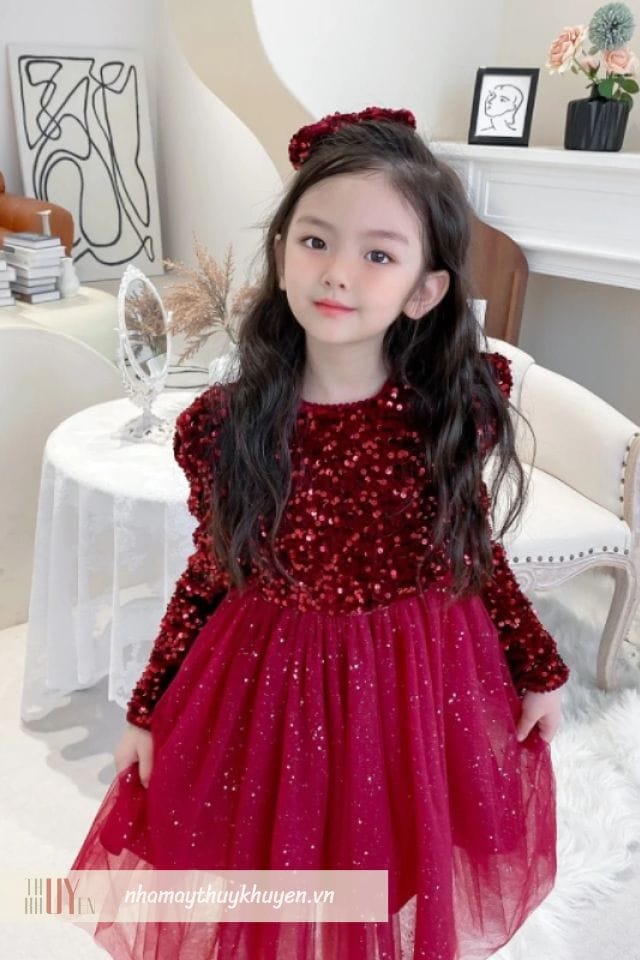 đầm nhung đỏ lấp lánh là lựa chọn phối đồ đi chơi noel cho bé gái ấn tượng nhất đầm nhung đỏ lấp lánh là lựa chọn phối đồ đi chơi noel cho bé gái ấn tượng nhất