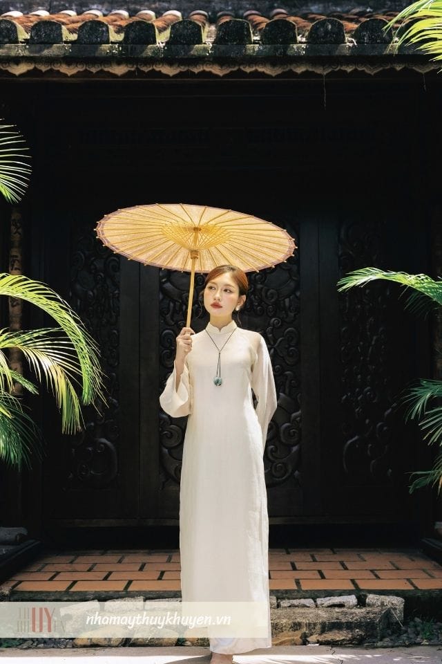 cỏ là một tiệm cho thuê áo dài tết nằm ngya trung tâm quận 10