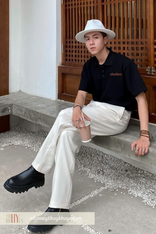 phối đồ tết nam với áo polo là kiểu phối đồ vừa trang trọng nhưng cũng không kém phần trẻ trung