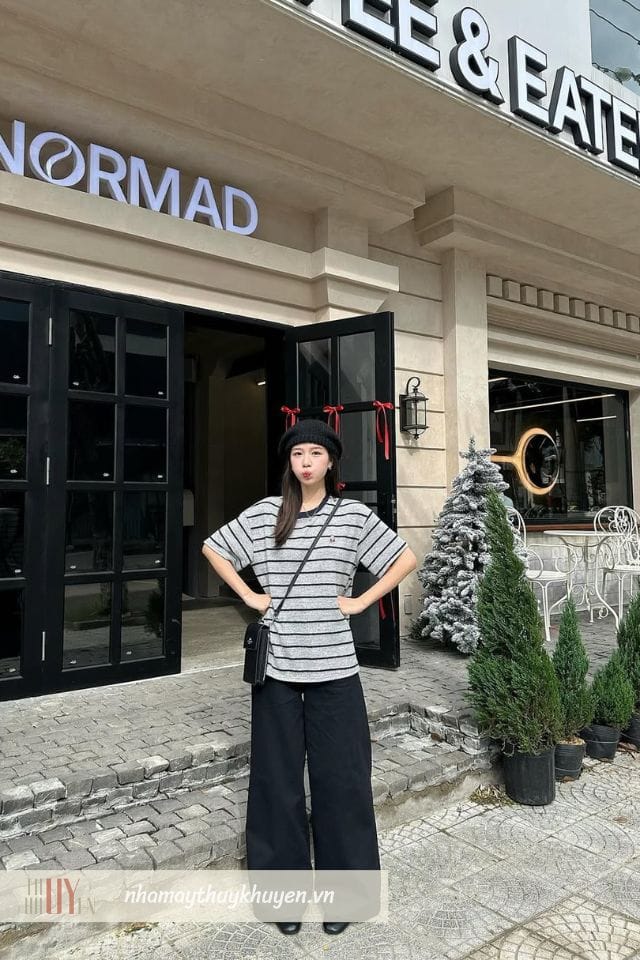 set đồ đi chơi tết cho nữ với áo thun kẻ ngang mang style Hàn Quốc